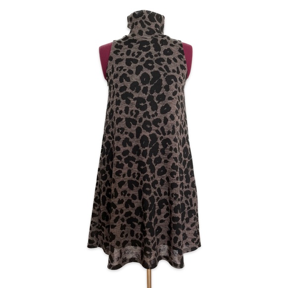 FAB’RIK Sleeveless High Neck Leopard Print Dress! Size S/M (with pockets!) - Picture 3 of 12